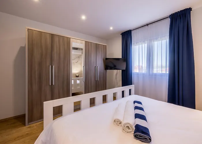 Sun Castle House Babic Вилла *