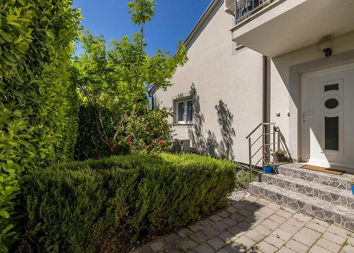 Вилла Sun Castle House Babic Каштел-Стари