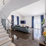 Villa Private Resort Villa, Salt Pool, Cinema & Sea View Kaštel Stari