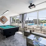 Private Resort Villa, Salt Pool, Cinema & Sea View * Kaštel Stari