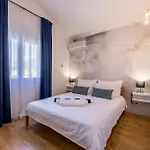 Private Resort Villa, Salt Pool, Cinema & Sea View Villa Kaštel Stari