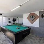 Private Resort Villa, Salt Pool, Cinema & Sea View * Kaštel Stari