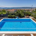 Villa Private Resort Villa, Salt Pool, Cinema & Sea View