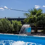 Private Resort Villa, Salt Pool, Cinema & Sea View Villa *