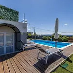 Villa Private Resort Villa, Salt Pool, Cinema & Sea View