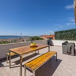 Private Resort Villa, Salt Pool, Cinema & Sea View *