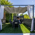 Private Resort Villa, Salt Pool, Cinema & Sea View