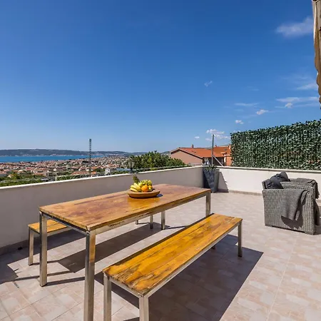 Private Villa, Salt Pool, Cinema & Sea View *