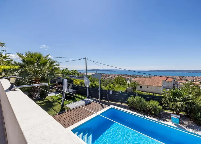 Private Resort Villa, Salt Pool, Cinema & Sea View * Kaštel Stari