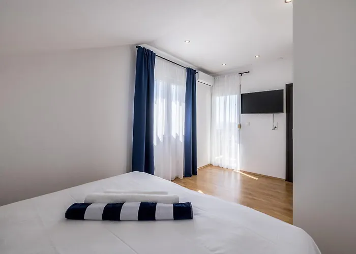 Private Resort Villa, Salt Pool, Cinema & Sea View Villa